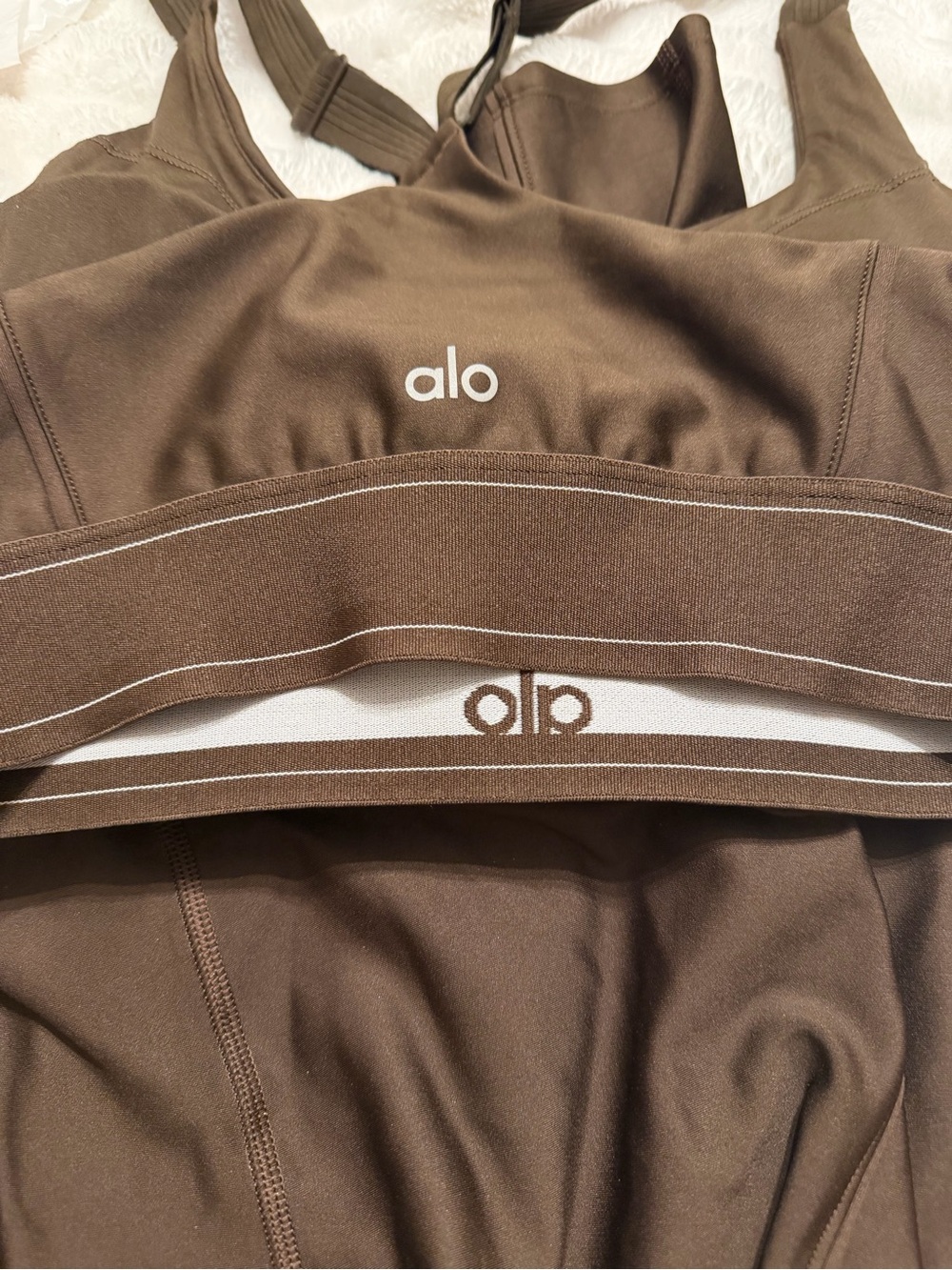 ALO Yoga Brown Sports Bra with White Logo Band and leggings to match - Picture 2 of 6